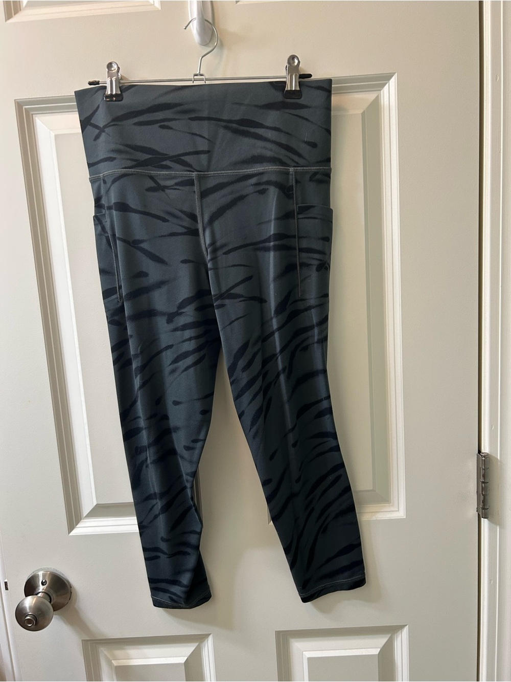 Athleta Black and Charcoal Tiger-Print Leggings